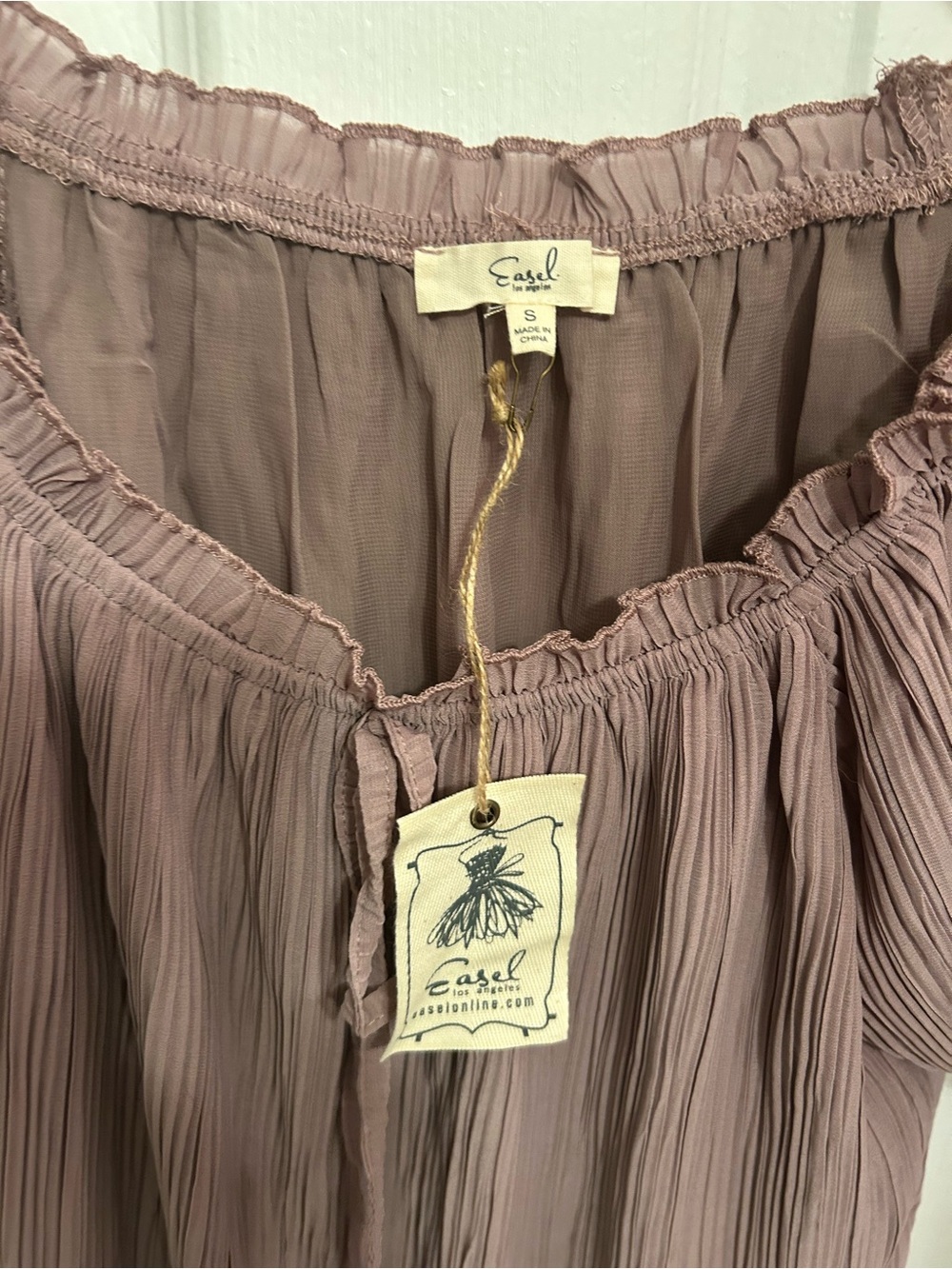 easel Mauve Pleated Off-Shoulder Peasant Blouse - Picture 2 of 6